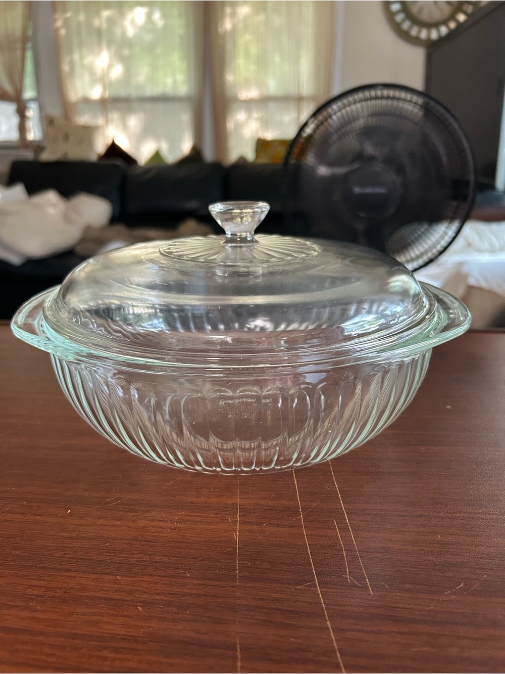 Vintage Pyrex 2 quart clear glass casserole dish featuring rib sides with lid